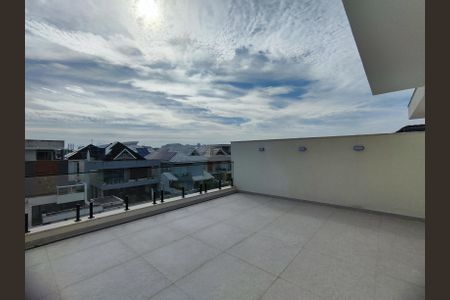 Casa de condomínio para alugar com 315m², 4 quartos e 2 vagasVaranda da Suíte 1