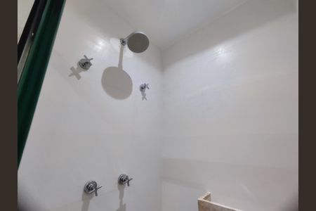 Casa de condomínio para alugar com 315m², 4 quartos e 2 vagasBanheiro da Suíte 4