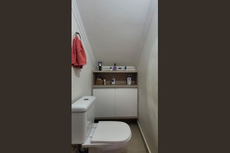 Casa à venda com 340m², 3 quartos e 3 vagas Casa à venda com 340m², 3 quartos e 3 vagasLavabo