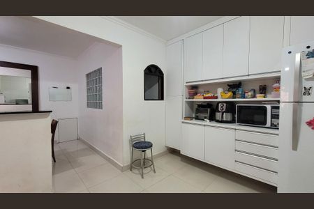 Casa à venda com 340m², 3 quartos e 3 vagas Casa à venda com 340m², 3 quartos e 3 vagasCozinha