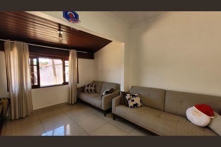 Casa à venda com 340m², 3 quartos e 3 vagas Casa à venda com 340m², 3 quartos e 3 vagasSala