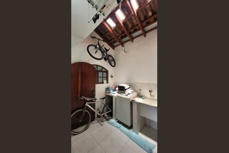 Casa à venda com 340m², 3 quartos e 3 vagas Casa à venda com 340m², 3 quartos e 3 vagasLavanderia