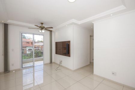 Sala de apartamento para alugar com 3 quartos, 76m² em Jardim Bom Tempo, Taboão da Serra