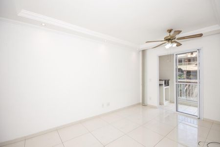 Sala de apartamento para alugar com 3 quartos, 76m² em Jardim Bom Tempo, Taboão da Serra