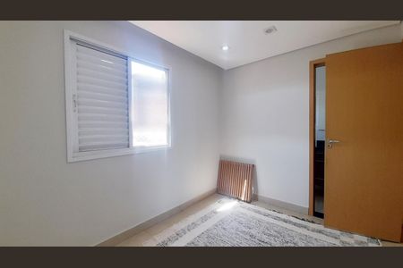 Quarto 1 - Suíte de apartamento para alugar com 2 quartos, 56m² em Aclimação, Uberlândia