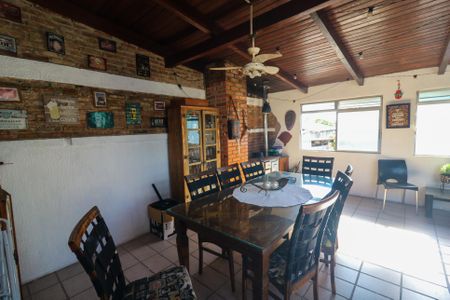 Casa à venda com 329m², 6 quartos e 3 vagasVaranda gourmet