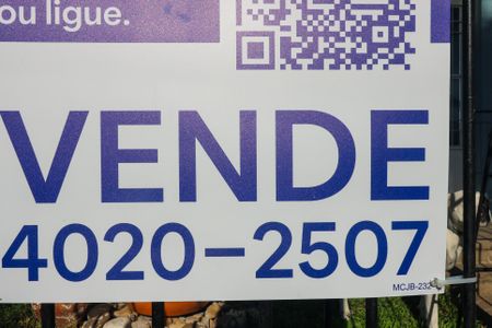 Casa à venda com 329m², 6 quartos e 3 vagasPlaca