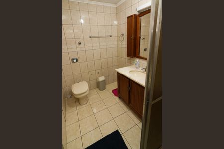 Casa à venda com 329m², 6 quartos e 3 vagasBanheiro da Suíte 1