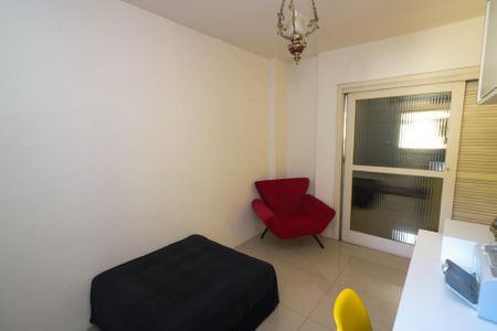 Casa à venda com 329m², 6 quartos e 3 vagasEscritório