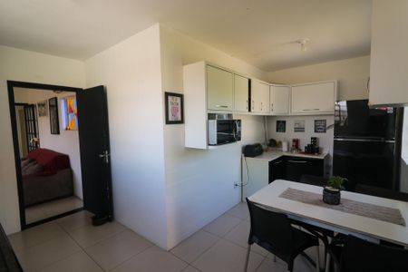 Casa à venda com 329m², 6 quartos e 3 vagasCozinha 2