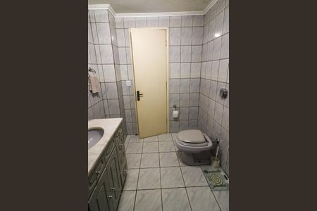 Casa à venda com 329m², 6 quartos e 3 vagasBanheiro 2