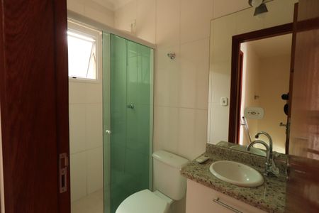 Casa de condomínio à venda com 110m², 3 quartos e 2 vagasBanheiro Social