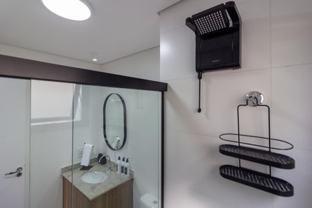 Banheiro de kitnet/studio para alugar com 1 quarto, 24m² em Vila Madalena, São Paulo