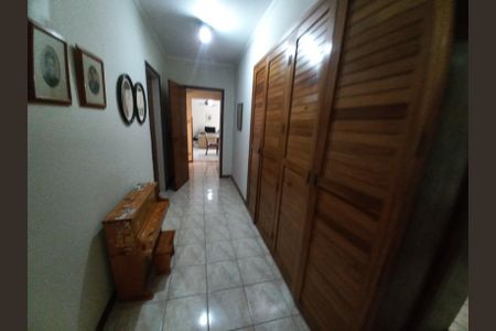 Apartamento para alugar com 171m², 3 quartos e 2 vagas Apartamento para alugar com 171m², 3 quartos e 2 vagasCorredor