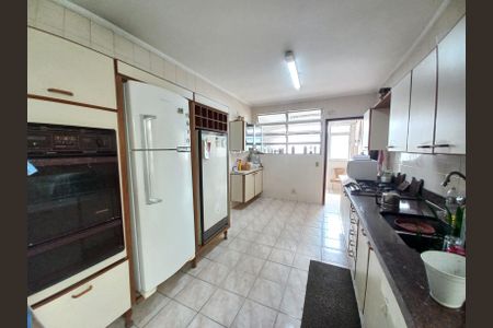 Apartamento para alugar com 171m², 3 quartos e 2 vagas Apartamento para alugar com 171m², 3 quartos e 2 vagasCozinha