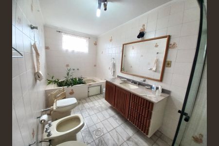 Apartamento para alugar com 171m², 3 quartos e 2 vagas Apartamento para alugar com 171m², 3 quartos e 2 vagasBanheiro 1