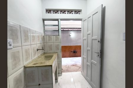 Cozinha de kitnet/studio para alugar com 1 quarto, 28m² em Liberdade, São Paulo