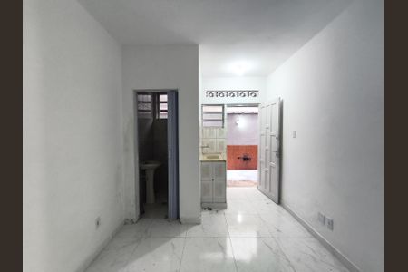 Quarto de kitnet/studio para alugar com 1 quarto, 28m² em Liberdade, São Paulo
