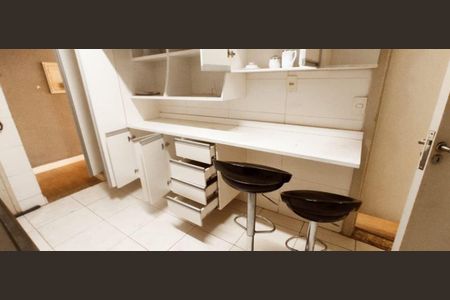 Apartamento à venda com 80m², 2 quartos e sem vaga Apartamento à venda com 80m², 2 quartos e sem vagaCozinha