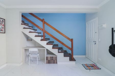 Sala de casa de condomínio para alugar com 2 quartos, 73m² em Jardim Joao XXIII, São Paulo