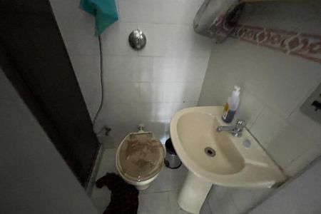 Casa para alugar com 300m², 4 quartos e 5 vagasBanheiro