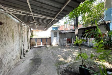 Casa para alugar com 300m², 4 quartos e 5 vagasQuintal