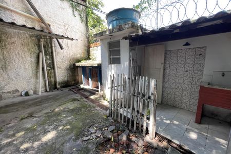 Casa para alugar com 300m², 4 quartos e 5 vagasQuintal