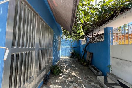 Casa para alugar com 300m², 4 quartos e 5 vagasQuintal