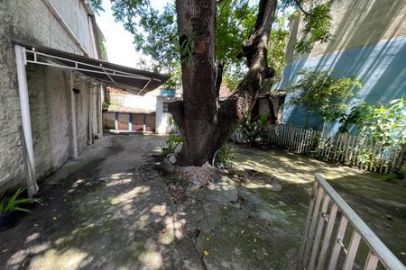 Casa para alugar com 300m², 4 quartos e 5 vagasQuintal