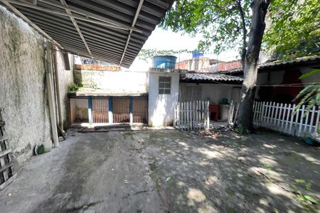 Casa para alugar com 300m², 4 quartos e 5 vagasQuintal