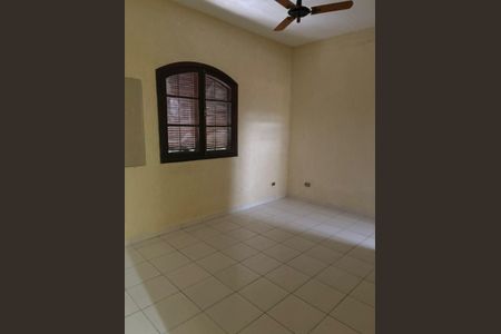 Casa para alugar com 3 quartos, 100m² em Campo Grande, São Paulo