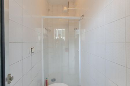 Apartamento à venda com 96m², 2 quartos e sem vaga Apartamento à venda com 96m², 2 quartos e sem vagaBanheiro de serviço