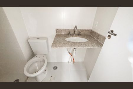 Apartamento para alugar com 54m², 2 quartos e sem vagaBanheiro