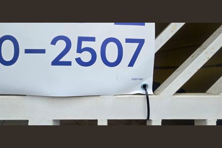 Casa à venda com 120m², 3 quartos e 3 vagasPlaca instalada no portão do imóvel - Código VGEF-690