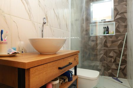 Casa à venda com 120m², 3 quartos e 3 vagasBanheiro 2