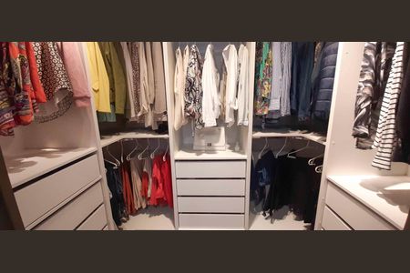 Apartamento à venda com 67m², 2 quartos e 1 vagaCloset da Suíte