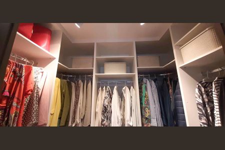 Apartamento à venda com 67m², 2 quartos e 1 vagaCloset da Suíte