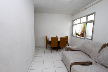 Apartamento à venda com 74m², 2 quartos e 1 vagaSala