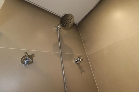 Apartamento à venda com 57m², 2 quartos e 1 vagaBanheiro da Suíte - Chuveiro