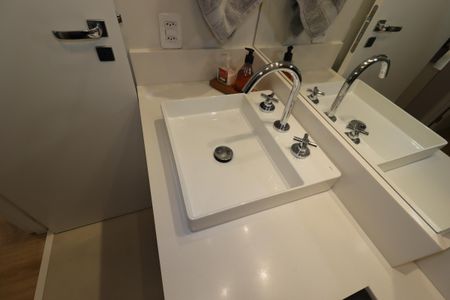 Apartamento à venda com 57m², 2 quartos e 1 vagaBanheiro Social - Pia