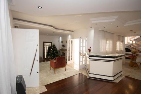 Casa para alugar com 384m², 4 quartos e 3 vagas Casa para alugar com 384m², 4 quartos e 3 vagasSala de Jantar