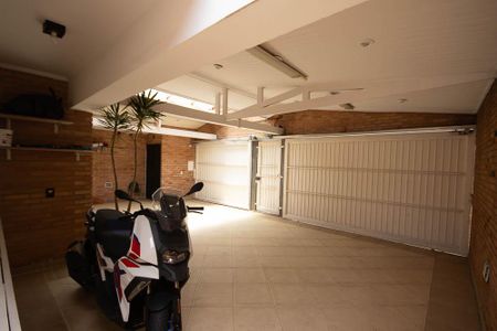 Casa para alugar com 384m², 4 quartos e 3 vagas Casa para alugar com 384m², 4 quartos e 3 vagasGaragem