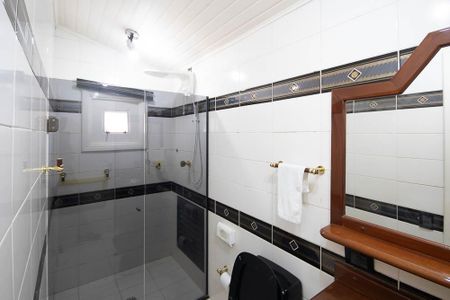 Casa para alugar com 384m², 4 quartos e 3 vagas Casa para alugar com 384m², 4 quartos e 3 vagasBanheiro 3
