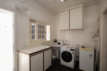 Casa para alugar com 384m², 4 quartos e 3 vagas Casa para alugar com 384m², 4 quartos e 3 vagasÁrea de Serviço