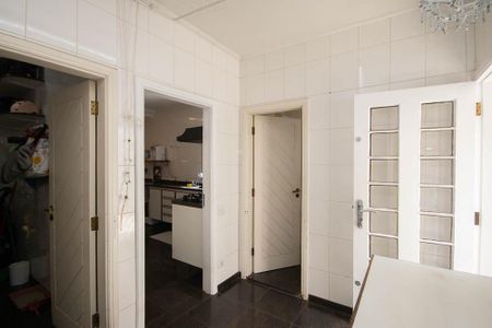 Casa para alugar com 384m², 4 quartos e 3 vagas Casa para alugar com 384m², 4 quartos e 3 vagasÁrea de Serviço