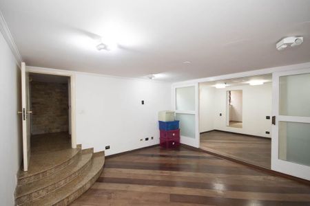 Casa para alugar com 384m², 4 quartos e 3 vagas Casa para alugar com 384m², 4 quartos e 3 vagasSala 4