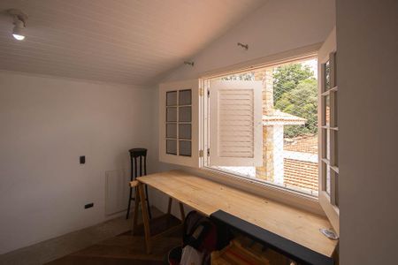 Casa para alugar com 384m², 4 quartos e 3 vagas Casa para alugar com 384m², 4 quartos e 3 vagasQuarto 4