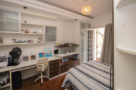 Casa para alugar com 384m², 4 quartos e 3 vagas Casa para alugar com 384m², 4 quartos e 3 vagasQuarto 1