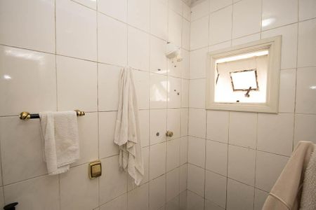 Casa para alugar com 384m², 4 quartos e 3 vagas Casa para alugar com 384m², 4 quartos e 3 vagasBanheiro 5