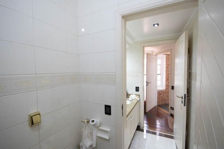 Casa para alugar com 384m², 4 quartos e 3 vagas Casa para alugar com 384m², 4 quartos e 3 vagasBanheiro 2